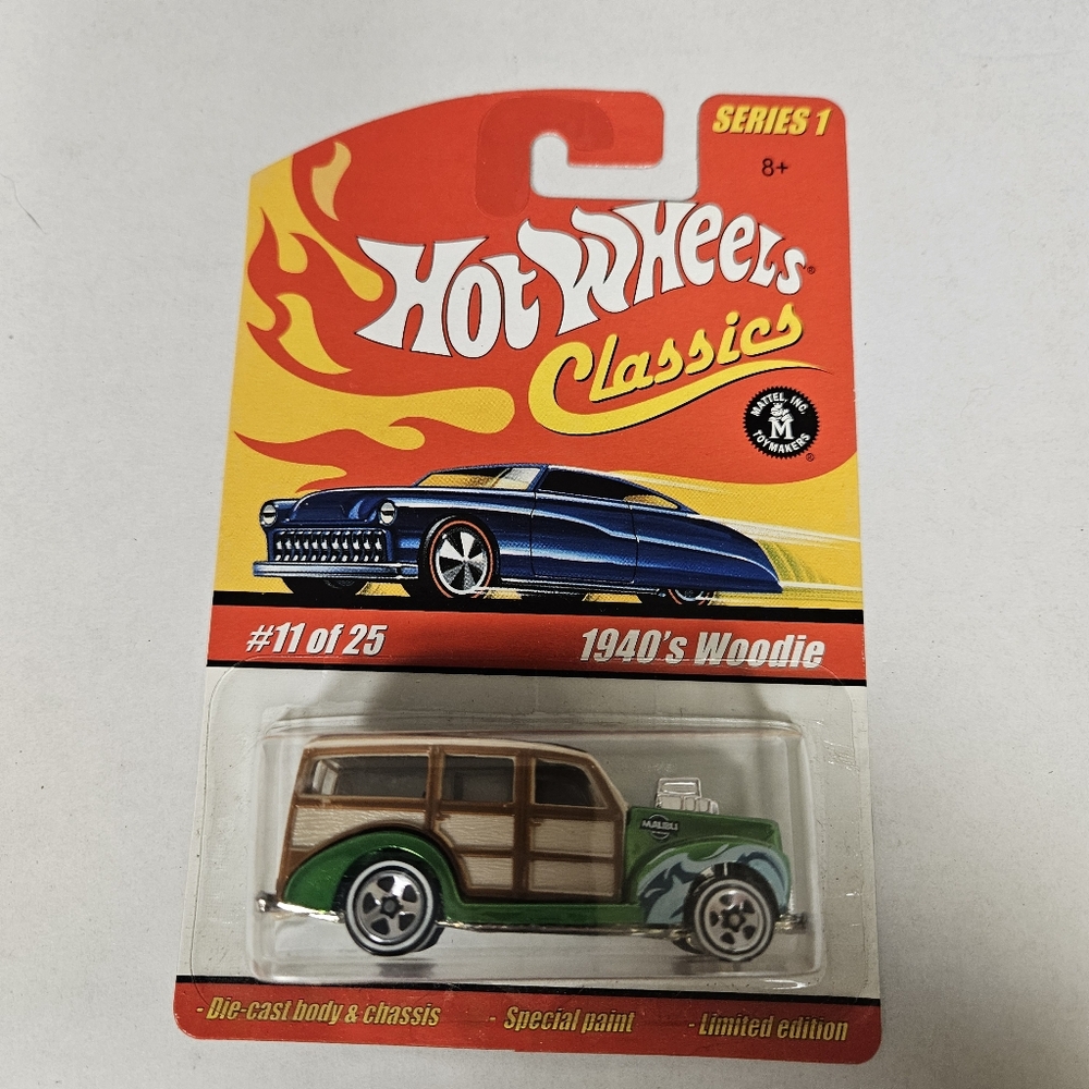 Hot Wheels 2004 Series 1 Classics 1940’s Ford Woodie Green w/ Whitewall Tires‎
